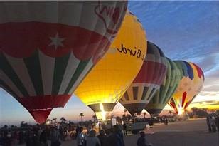 انطلاق 20 رحلة بالون طائر في سماء محافظة الأقصر